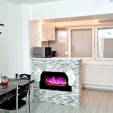 White Apartament, Brăila Esterno foto