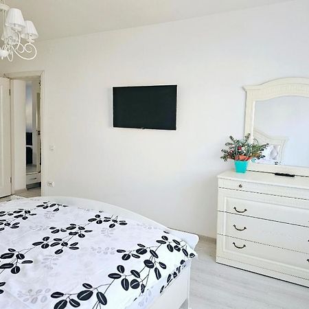 White Apartament, Brăila Esterno foto