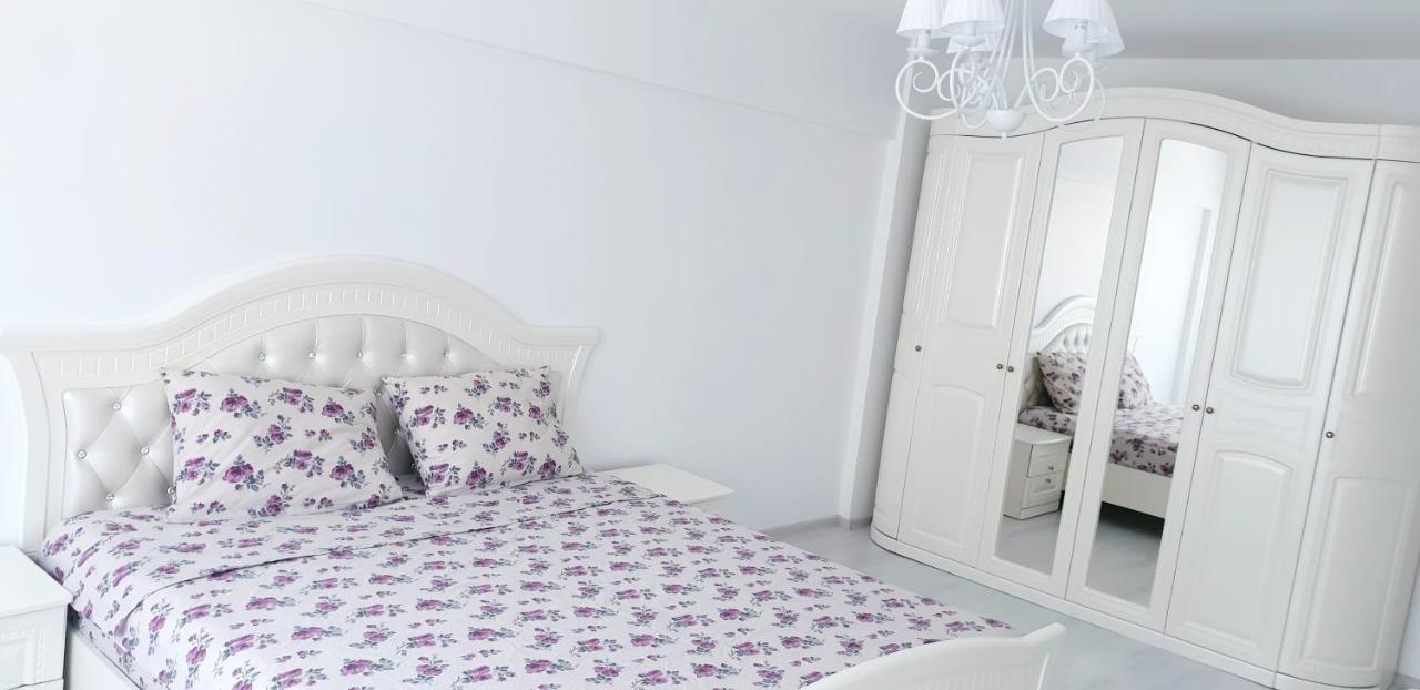White Apartament, Brăila Esterno foto