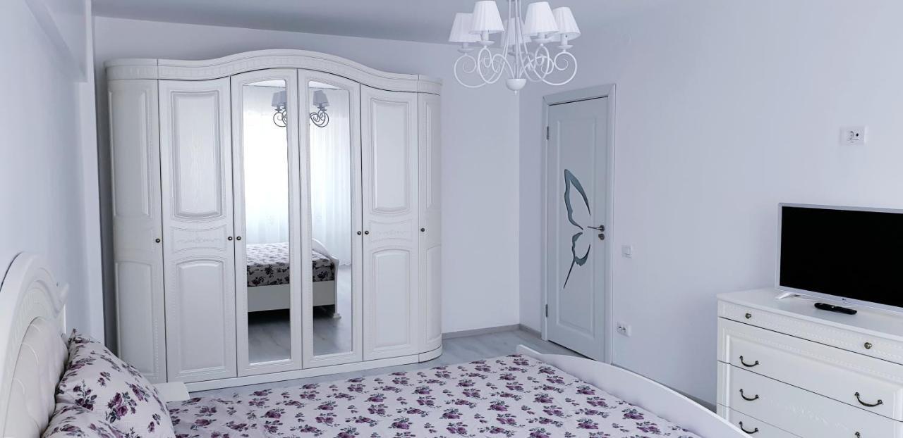 White Apartament, Brăila Esterno foto
