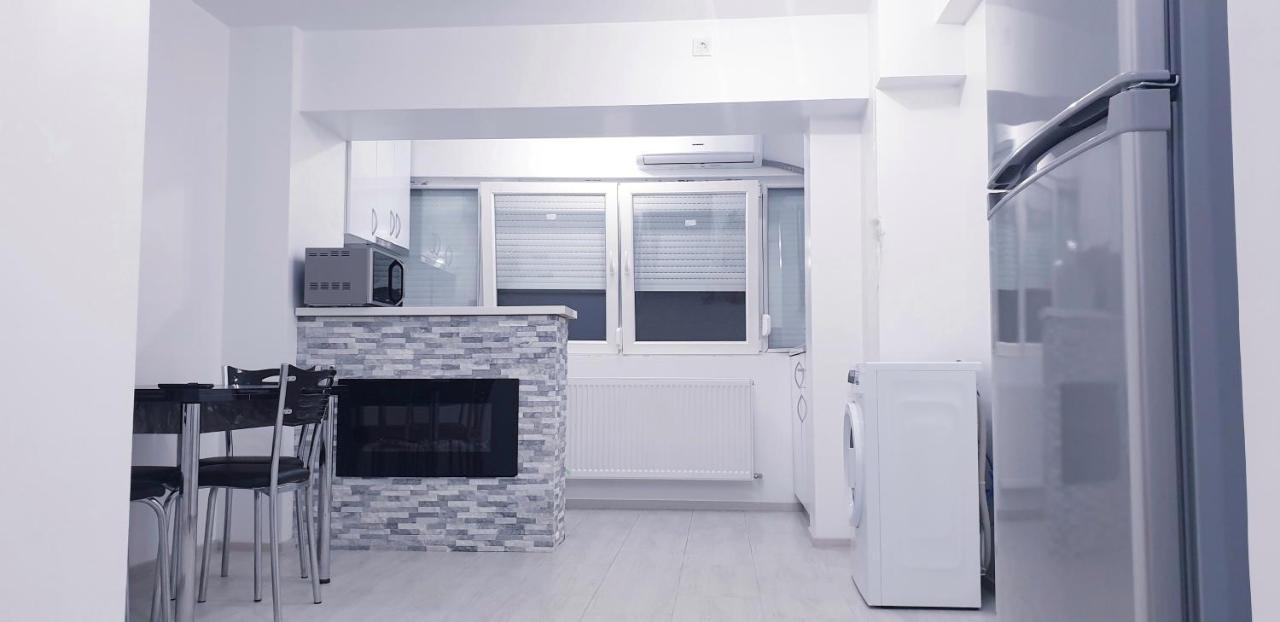 White Apartament, Brăila Esterno foto
