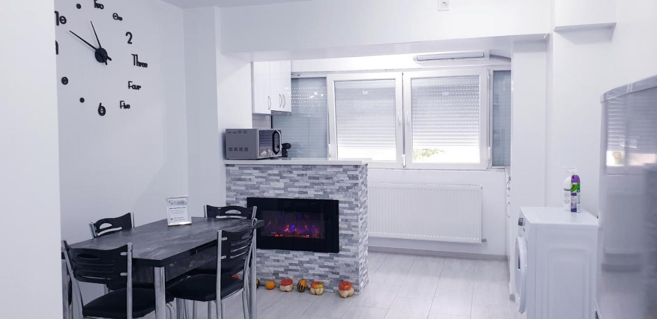 White Apartament, Brăila Esterno foto