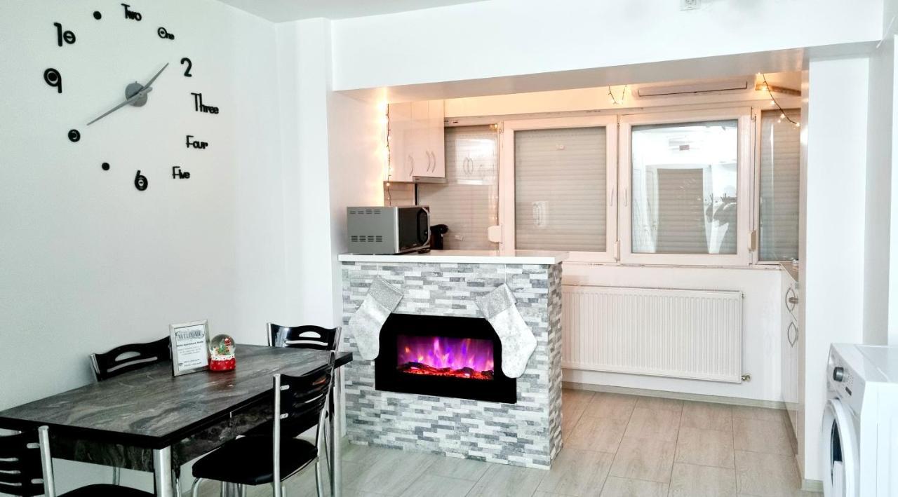 White Apartament, Brăila Esterno foto