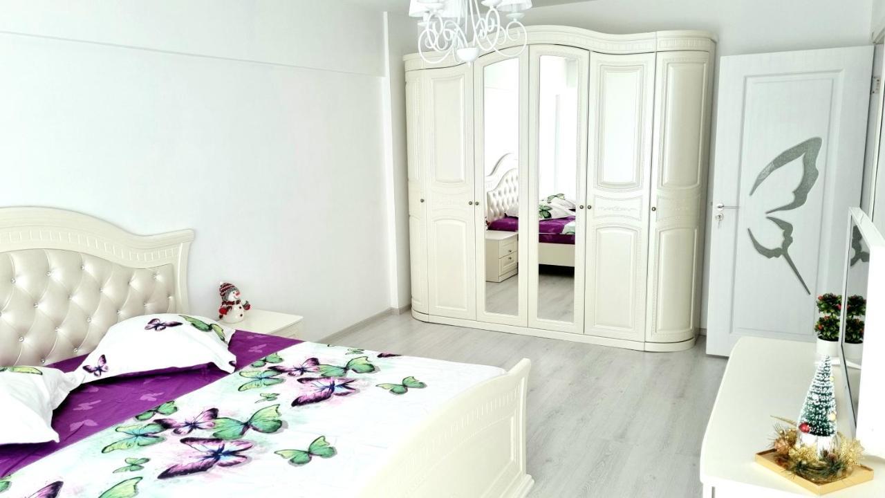 White Apartament, Brăila Esterno foto