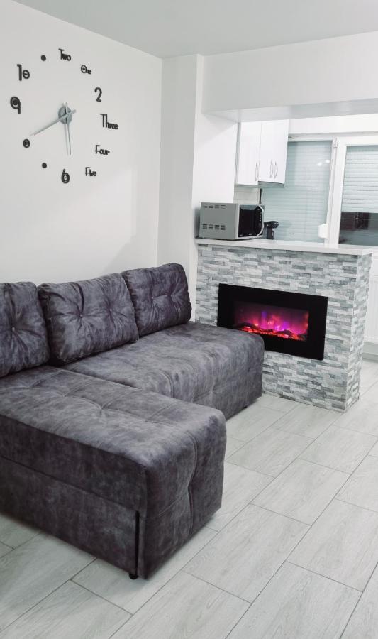 White Apartament, Brăila Esterno foto