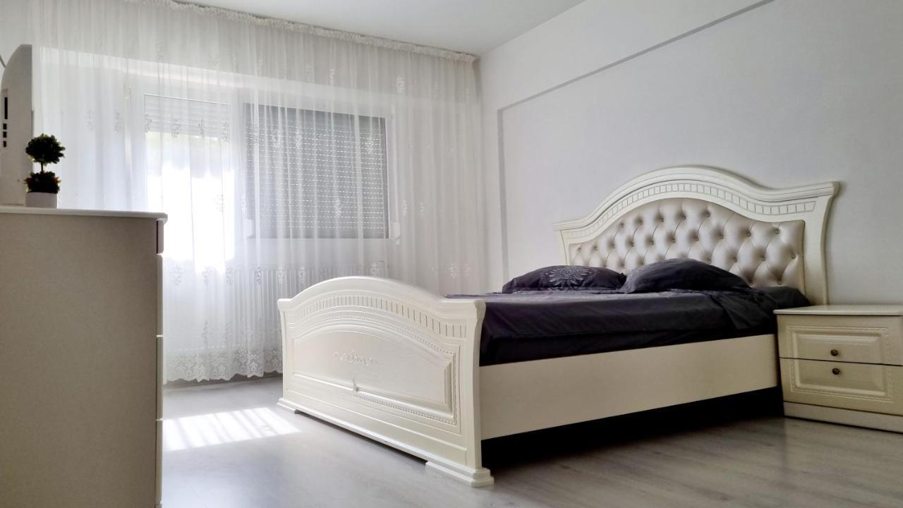 White Apartament, Brăila Esterno foto
