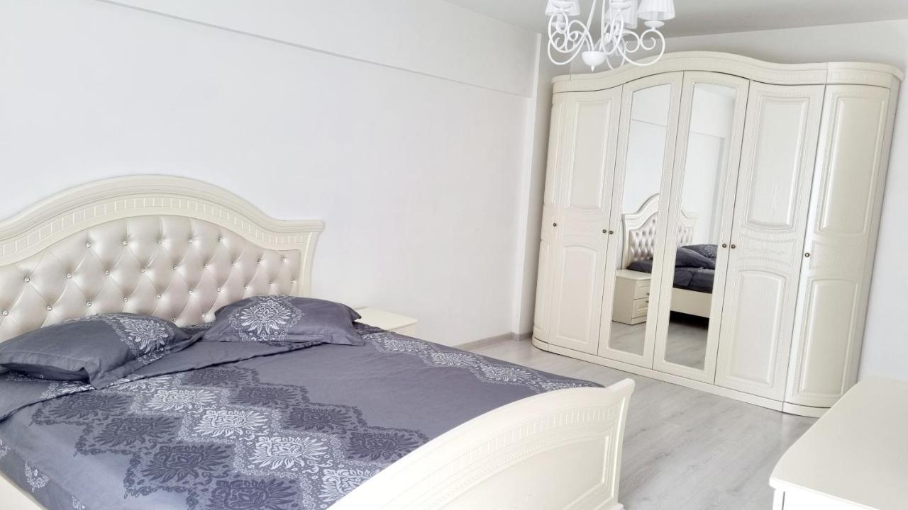 White Apartament, Brăila Esterno foto