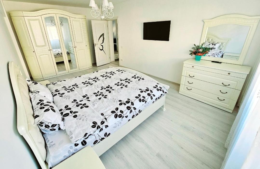 White Apartament, Brăila Esterno foto
